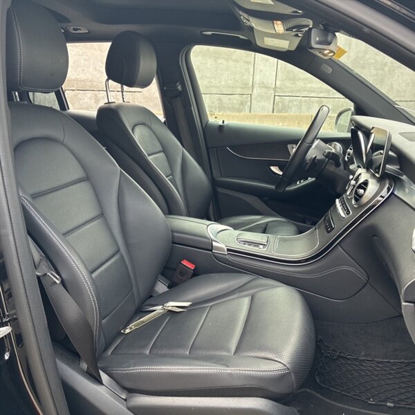 2020 Mercedes-Benz GLC GLC 300 4MATIC   - Photo 13 - Sherman Oaks, CA 91423