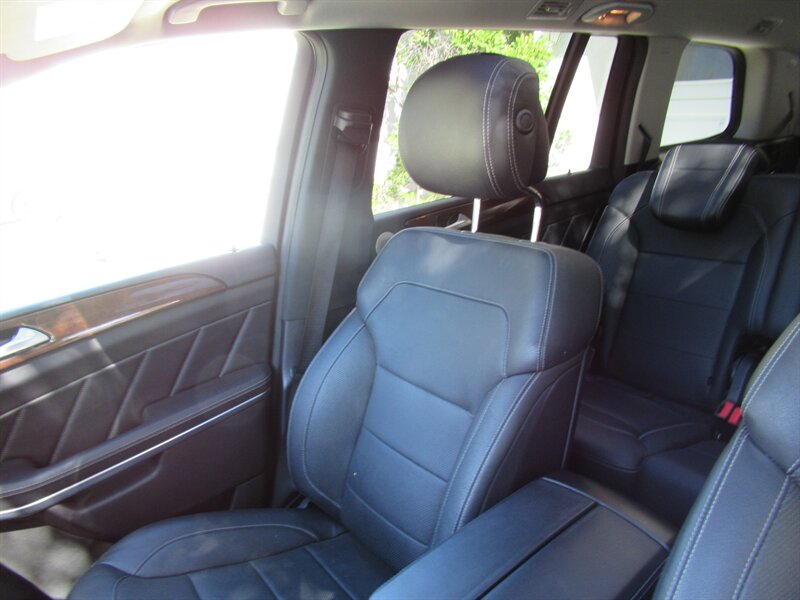2016 Mercedes-Benz GL 550 4MATIC   - Photo 17 - Sherman Oaks, CA 91423