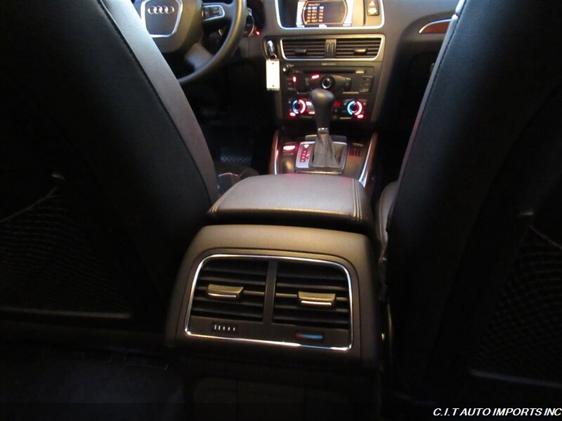 2010 Audi Q5 3.2 quattro Premium   - Photo 30 - Sherman Oaks, CA 91423