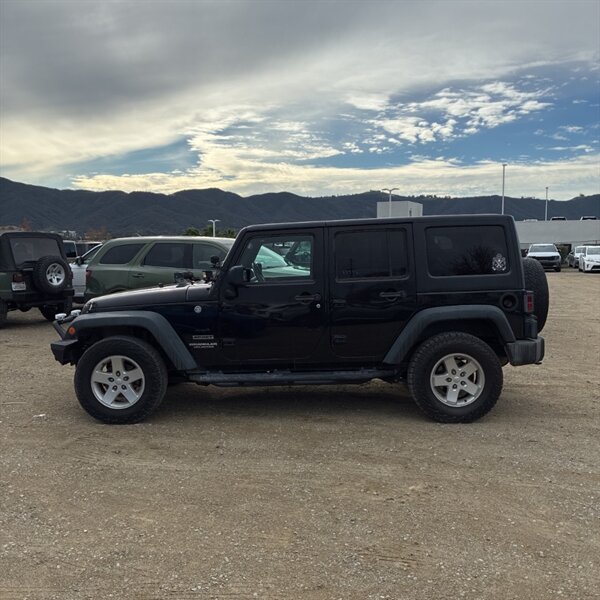 2016 Jeep Wrangler Unlimited Sport   - Photo 4 - Sherman Oaks, CA 91423