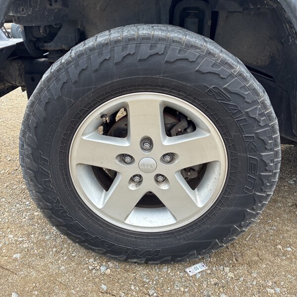 2016 Jeep Wrangler Unlimited Sport   - Photo 15 - Sherman Oaks, CA 91423