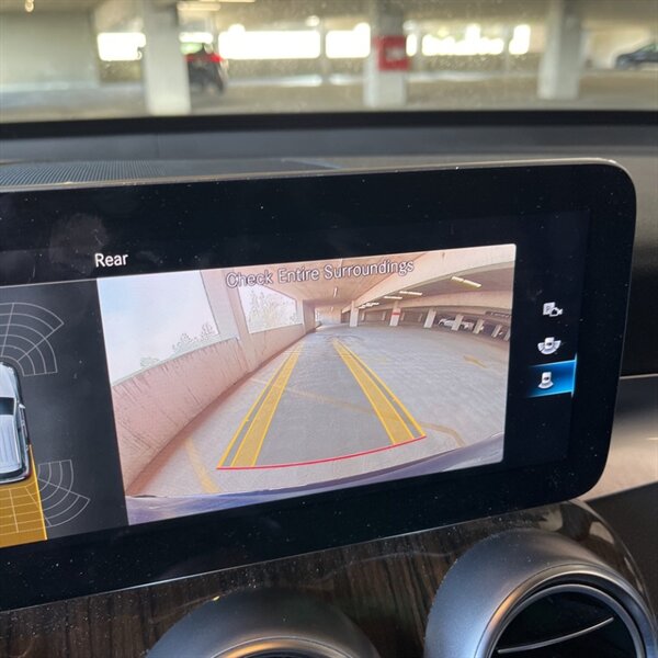 2022 Mercedes-Benz GLC GLC 300   - Photo 23 - Sherman Oaks, CA 91423