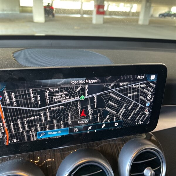 2022 Mercedes-Benz GLC GLC 300   - Photo 22 - Sherman Oaks, CA 91423