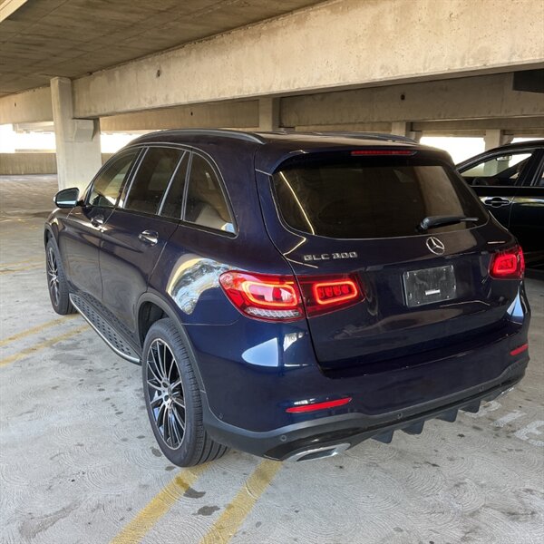2022 Mercedes-Benz GLC GLC 300   - Photo 7 - Sherman Oaks, CA 91423