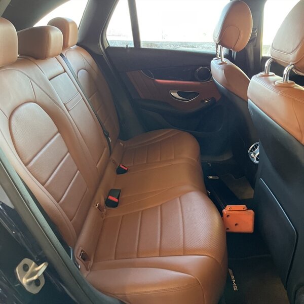 2022 Mercedes-Benz GLC GLC 300   - Photo 18 - Sherman Oaks, CA 91423