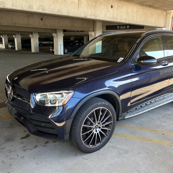 2022 Mercedes-Benz GLC GLC 300   - Photo 12 - Sherman Oaks, CA 91423