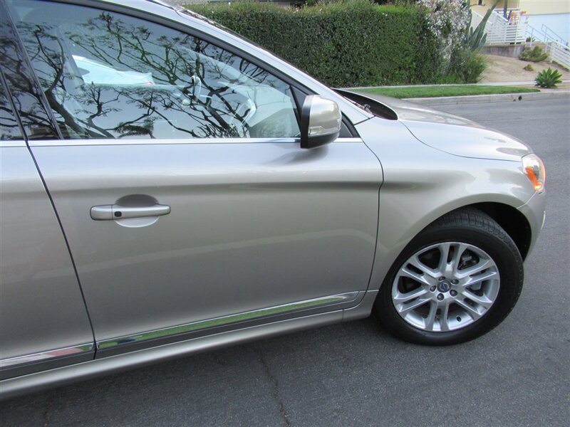2016 Volvo XC60 T5 Premier   - Photo 39 - Sherman Oaks, CA 91423