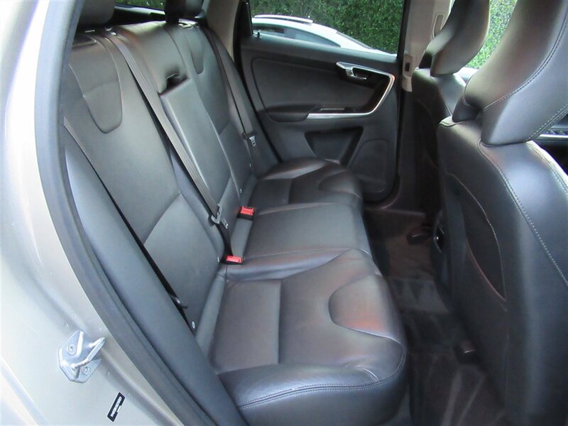 2016 Volvo XC60 T5 Premier   - Photo 36 - Sherman Oaks, CA 91423