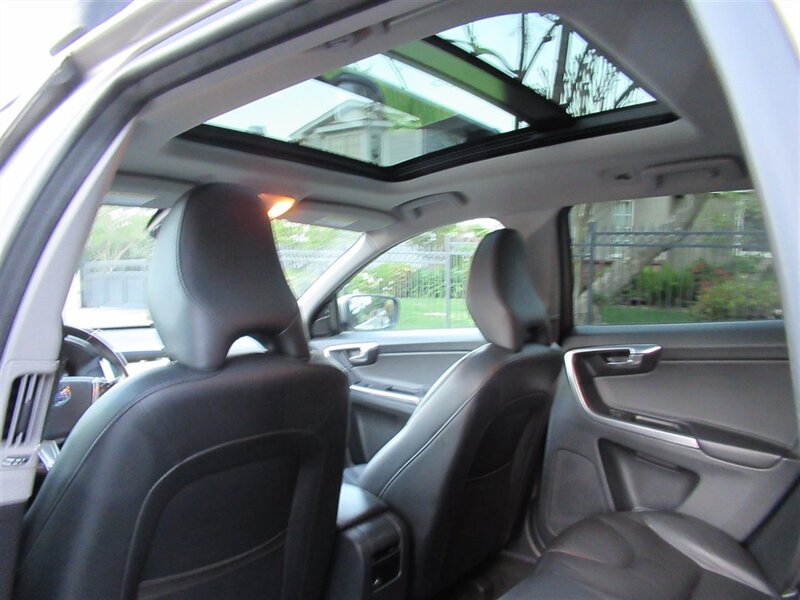 2016 Volvo XC60 T5 Premier   - Photo 32 - Sherman Oaks, CA 91423