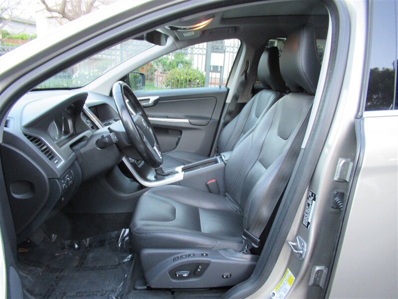 2016 Volvo XC60 T5 Premier   - Photo 17 - Sherman Oaks, CA 91423