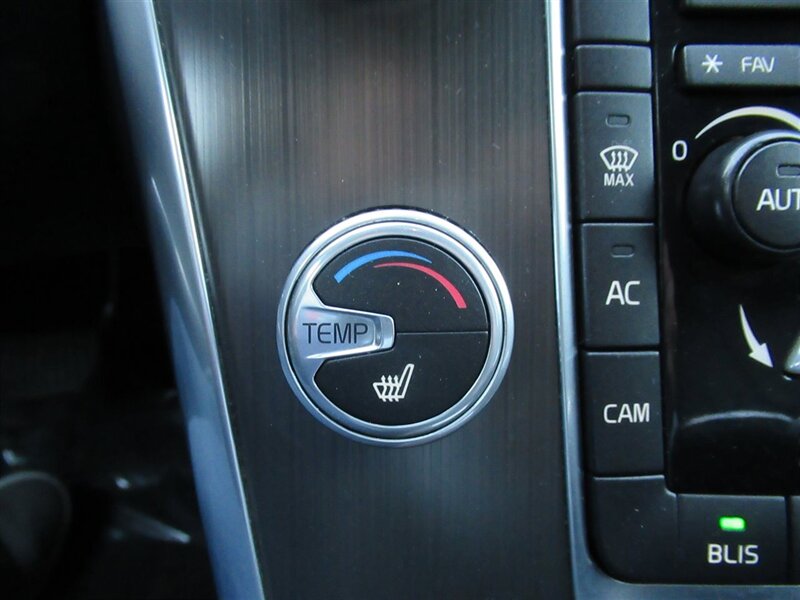 2016 Volvo XC60 T5 Premier   - Photo 23 - Sherman Oaks, CA 91423