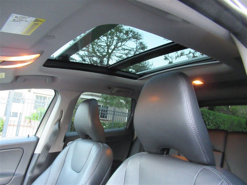 2016 Volvo XC60 T5 Premier   - Photo 27 - Sherman Oaks, CA 91423