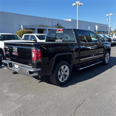 2017 GMC Sierra 1500 SLT   - Photo 5 - Sherman Oaks, CA 91423