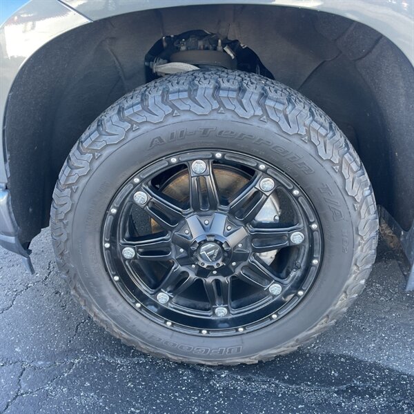 2021 Chevrolet Silverado 1500 Custom   - Photo 16 - Sherman Oaks, CA 91423