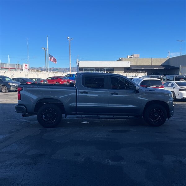 2021 Chevrolet Silverado 1500 Custom   - Photo 14 - Sherman Oaks, CA 91423