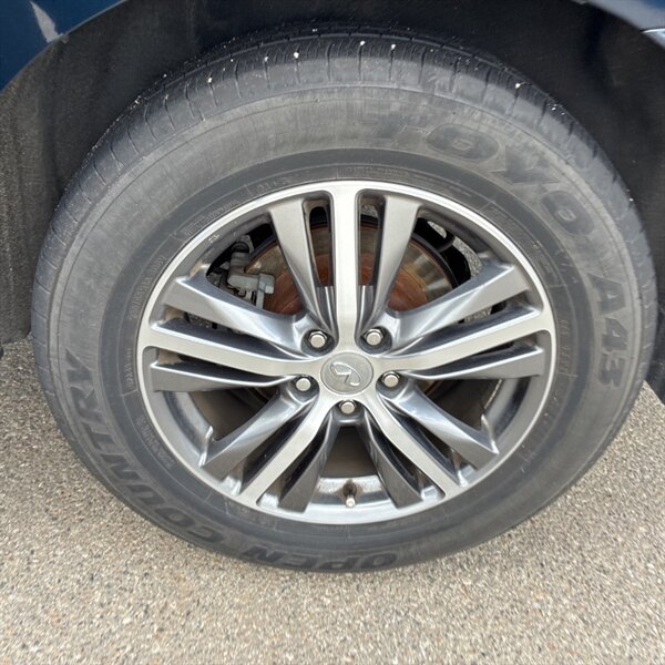 2020 INFINITI QX60 Pure   - Photo 12 - Sherman Oaks, CA 91423