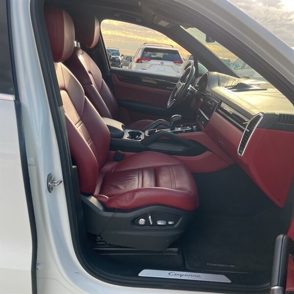 2019 Porsche Cayenne   - Photo 15 - Sherman Oaks, CA 91423