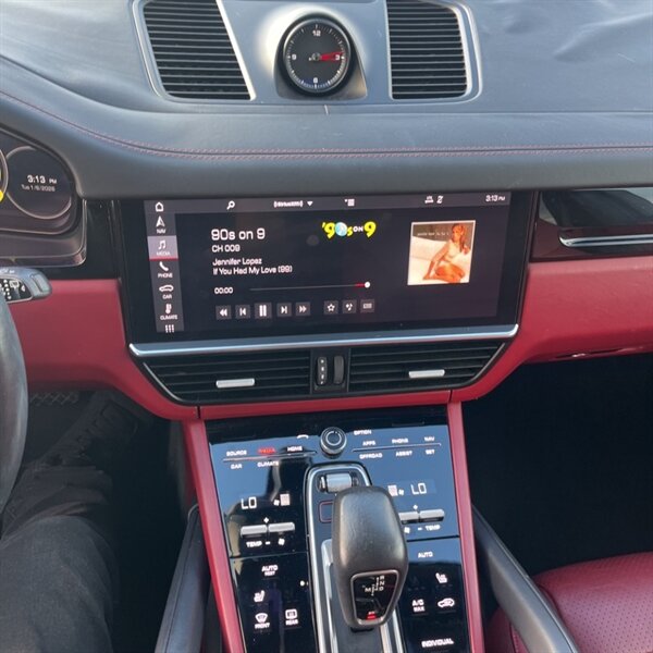 2019 Porsche Cayenne   - Photo 18 - Sherman Oaks, CA 91423