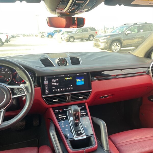 2019 Porsche Cayenne   - Photo 24 - Sherman Oaks, CA 91423