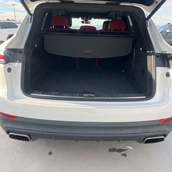 2019 Porsche Cayenne   - Photo 8 - Sherman Oaks, CA 91423