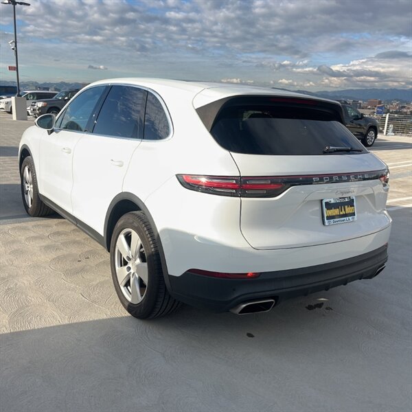 2019 Porsche Cayenne   - Photo 5 - Sherman Oaks, CA 91423