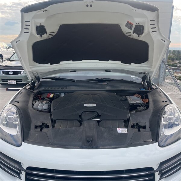 2019 Porsche Cayenne   - Photo 12 - Sherman Oaks, CA 91423