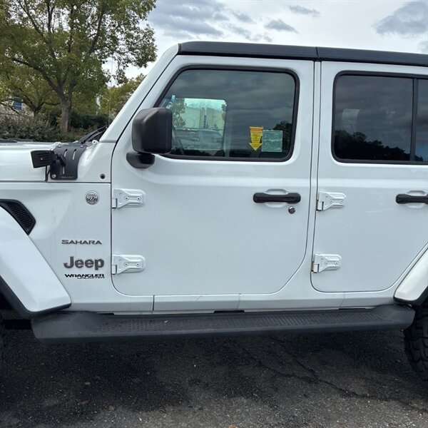 2019 Jeep Wrangler Unlimited Sahara   - Photo 7 - Sherman Oaks, CA 91423