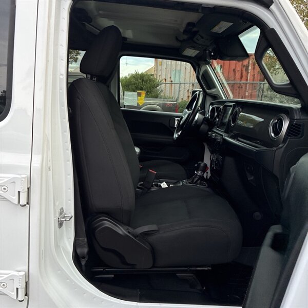 2019 Jeep Wrangler Unlimited Sahara   - Photo 17 - Sherman Oaks, CA 91423