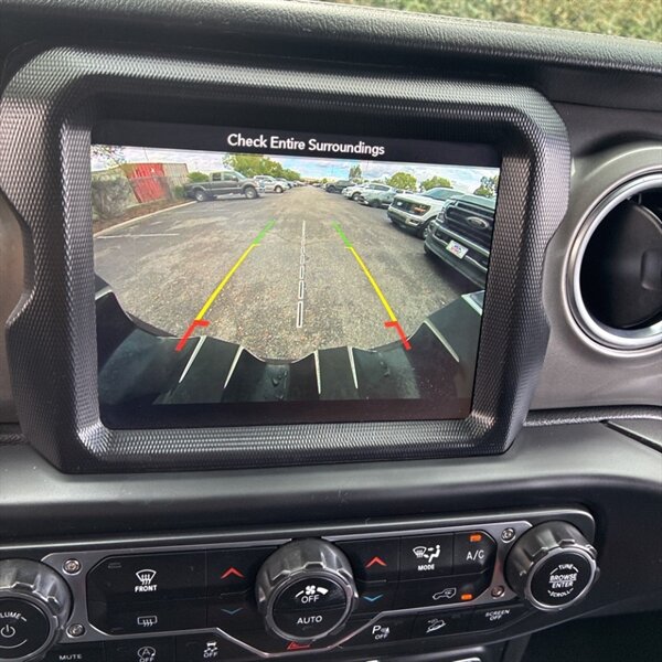 2019 Jeep Wrangler Unlimited Sahara   - Photo 23 - Sherman Oaks, CA 91423