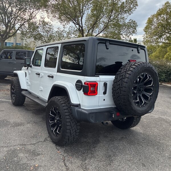 2019 Jeep Wrangler Unlimited Sahara   - Photo 10 - Sherman Oaks, CA 91423