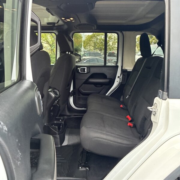 2019 Jeep Wrangler Unlimited Sahara   - Photo 18 - Sherman Oaks, CA 91423