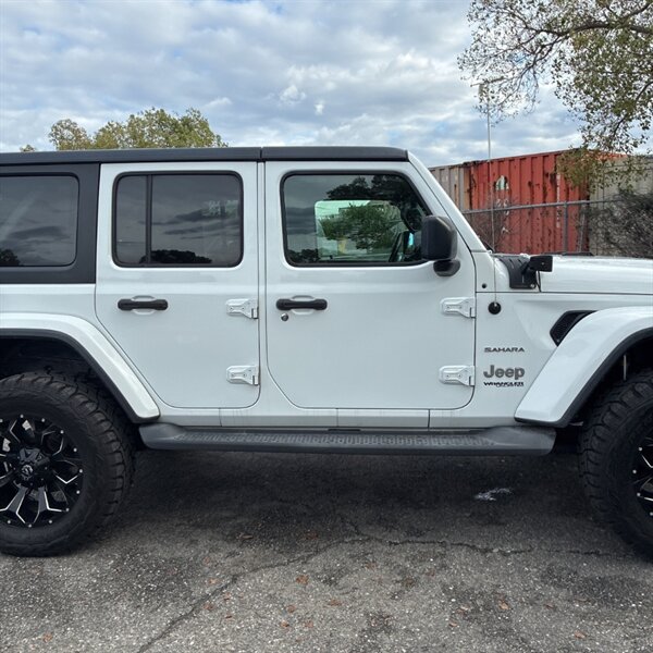 2019 Jeep Wrangler Unlimited Sahara   - Photo 8 - Sherman Oaks, CA 91423