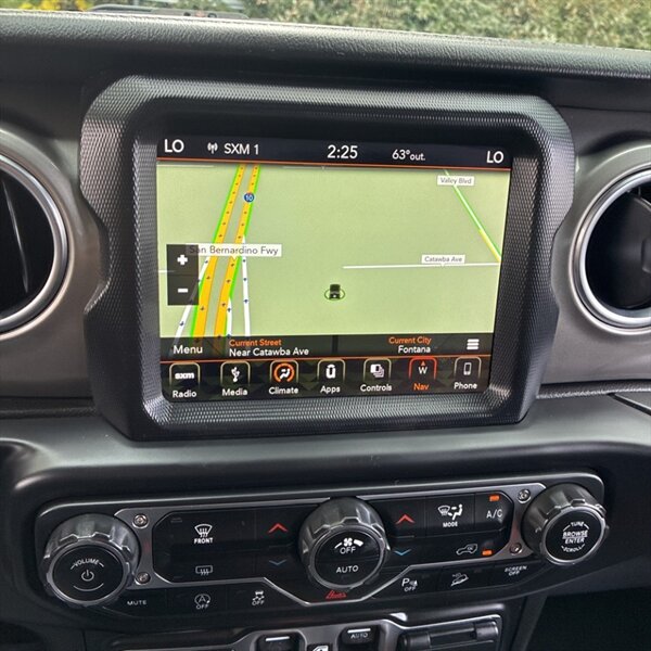 2019 Jeep Wrangler Unlimited Sahara   - Photo 22 - Sherman Oaks, CA 91423