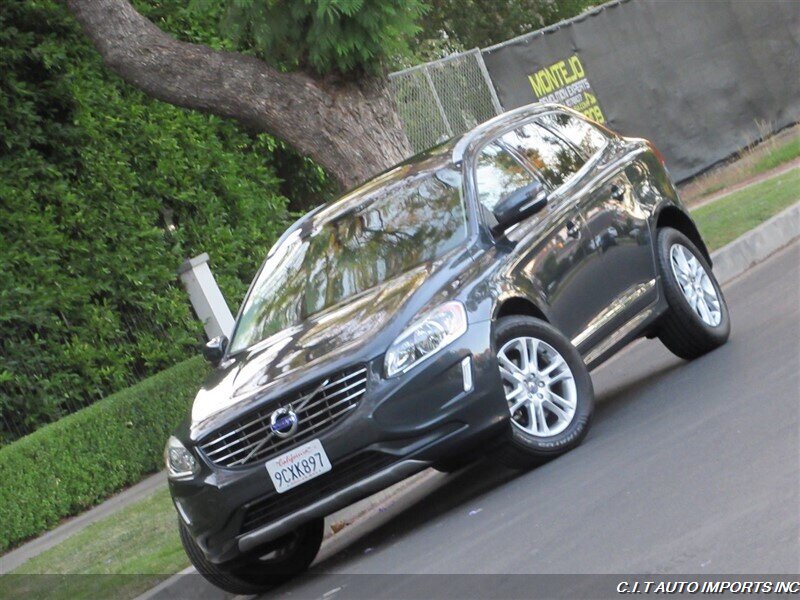 2016 Volvo XC60 T5 Drive-E Premier   - Photo 2 - Sherman Oaks, CA 91423