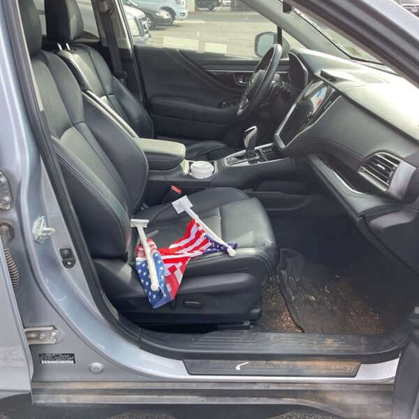 2021 Subaru Outback Limited XT   - Photo 15 - Sherman Oaks, CA 91423