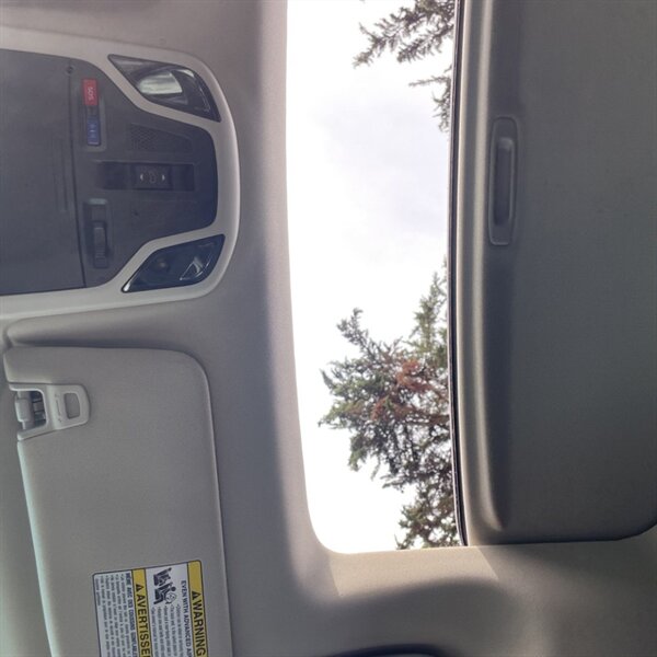 2021 Subaru Outback Limited XT   - Photo 22 - Sherman Oaks, CA 91423