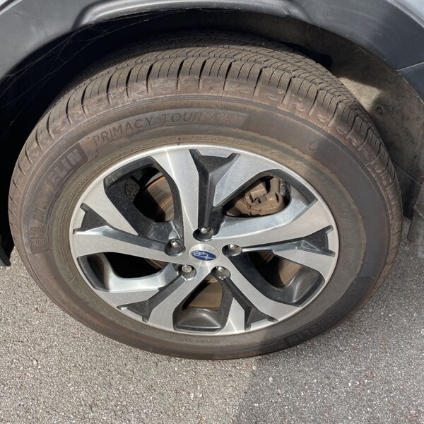 2021 Subaru Outback Limited XT   - Photo 13 - Sherman Oaks, CA 91423