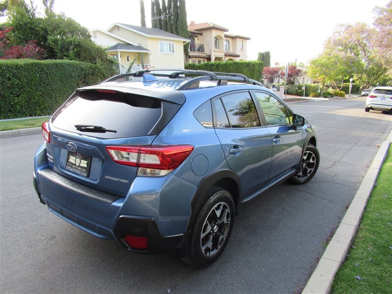 2018 Subaru Crosstrek 2.0i Premium   - Photo 8 - Sherman Oaks, CA 91423