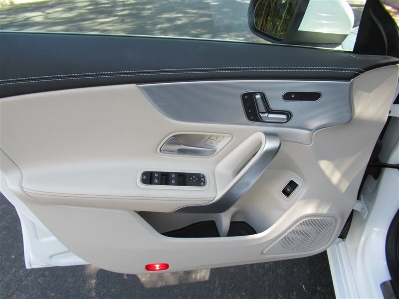 2021 Mercedes-Benz CLA CLA 250   - Photo 15 - Sherman Oaks, CA 91423