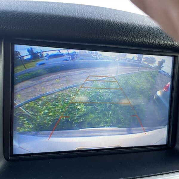 2019 GMC Yukon XL SLE   - Photo 15 - Sherman Oaks, CA 91423