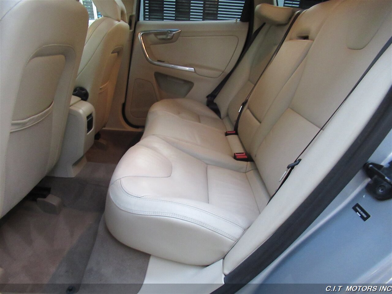 2013 Volvo XC60 3.2   - Photo 22 - Sherman Oaks, CA 91423