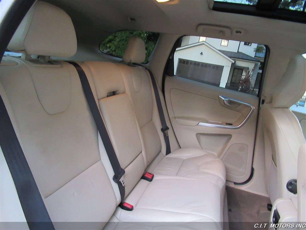 2013 Volvo XC60 3.2   - Photo 30 - Sherman Oaks, CA 91423