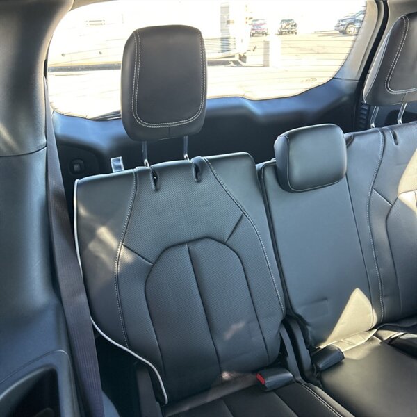 2024 Chrysler Pacifica Limited   - Photo 18 - Sherman Oaks, CA 91423