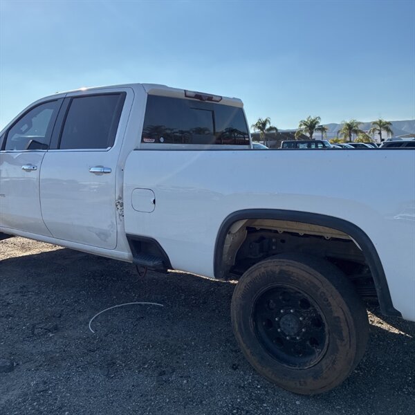 2020 Chevrolet Silverado 3500 High Country   - Photo 12 - Sherman Oaks, CA 91423