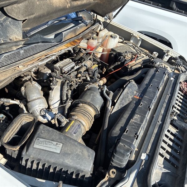 2020 Chevrolet Silverado 3500 High Country   - Photo 13 - Sherman Oaks, CA 91423