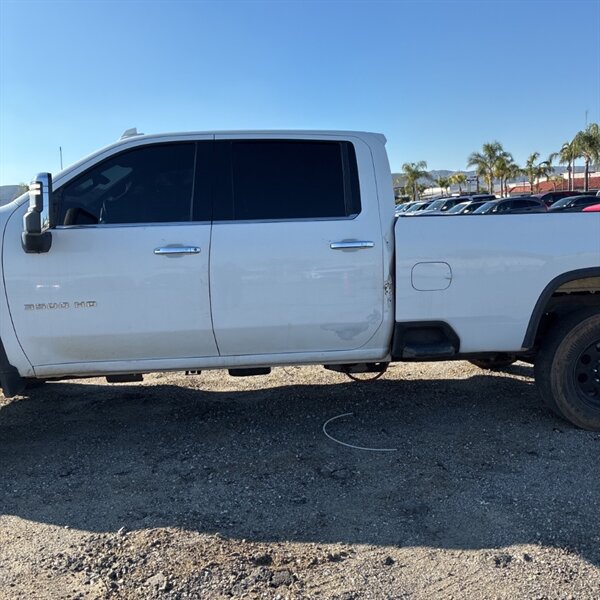 2020 Chevrolet Silverado 3500 High Country   - Photo 9 - Sherman Oaks, CA 91423