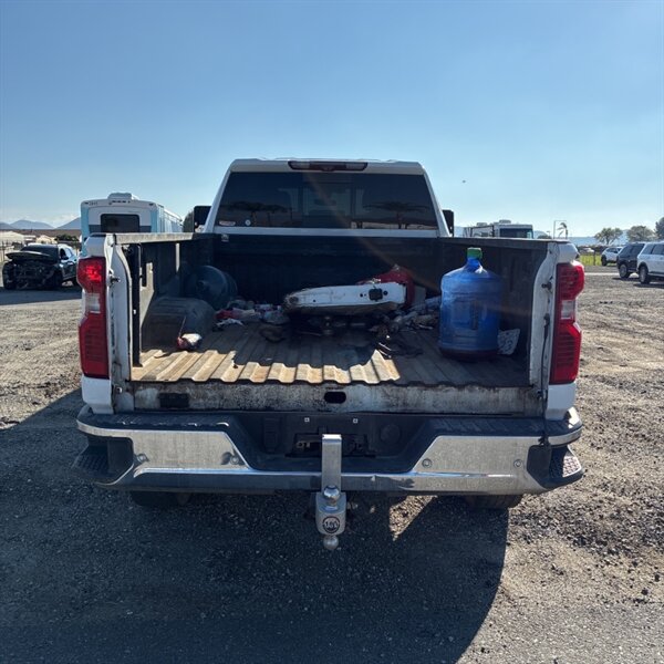 2020 Chevrolet Silverado 3500 High Country   - Photo 7 - Sherman Oaks, CA 91423