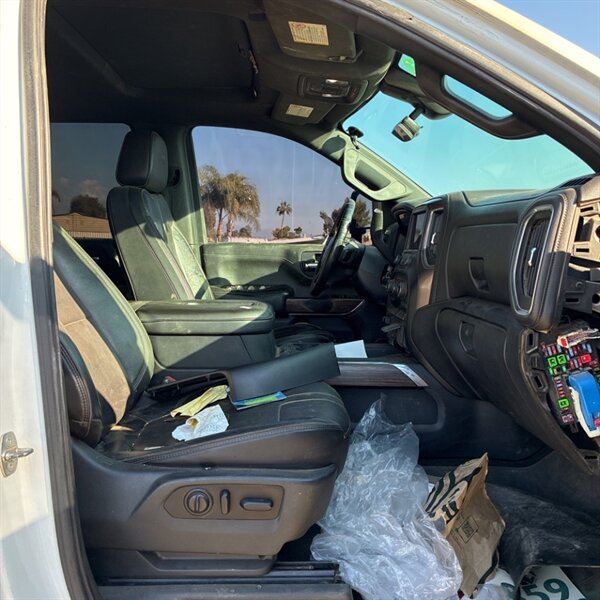 2020 Chevrolet Silverado 3500 High Country   - Photo 16 - Sherman Oaks, CA 91423