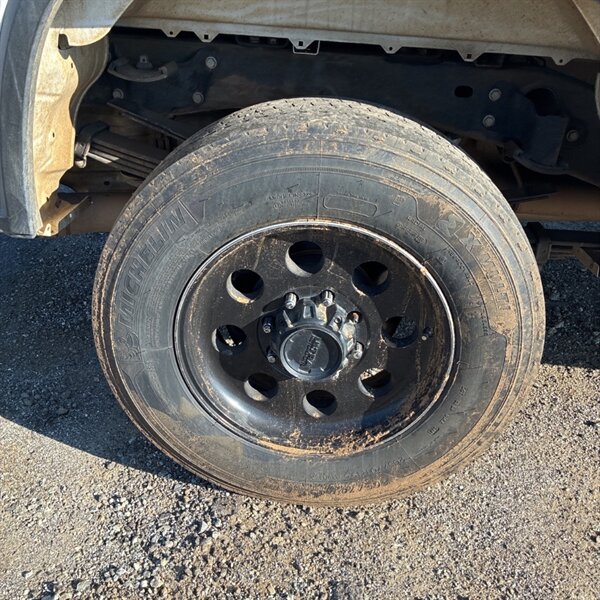 2020 Chevrolet Silverado 3500 High Country   - Photo 14 - Sherman Oaks, CA 91423