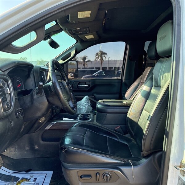 2020 Chevrolet Silverado 3500 High Country   - Photo 15 - Sherman Oaks, CA 91423